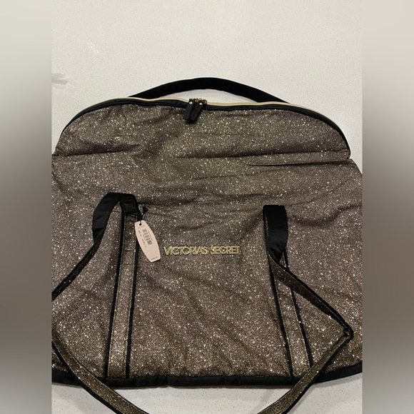 Victoria’s Secret glitter fold over glitter leisure bag. NWT - Picture 7 of 12